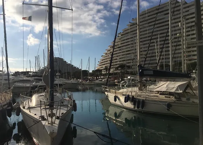 Bord De Mer, Avec Terrasse Apartment