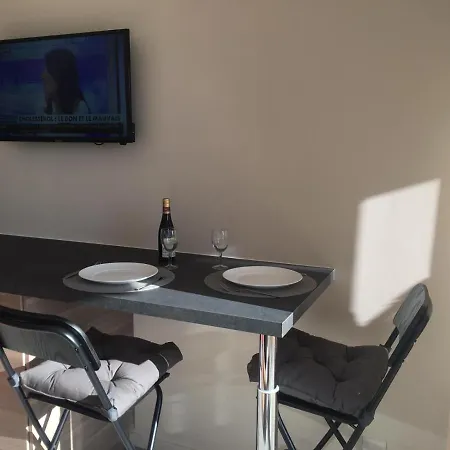 Appartement Bord De Mer, Avec Terrasse