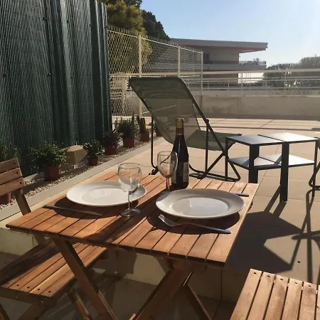 Appartement Bord De Mer, Avec Terrasse *